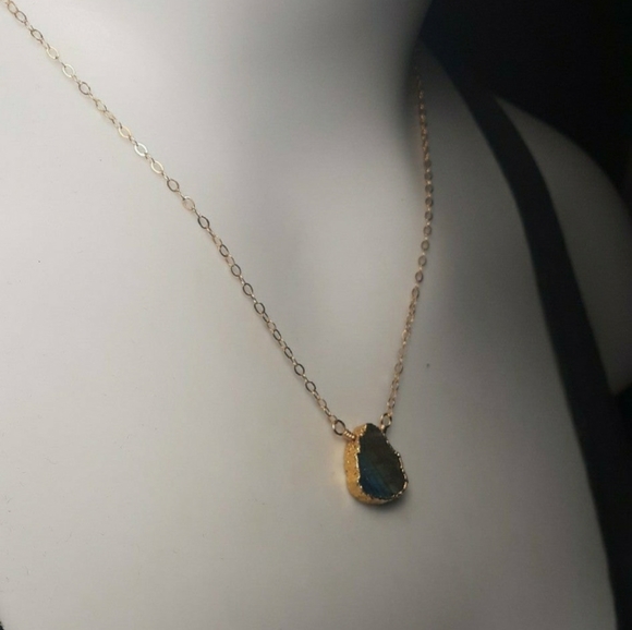 LABRADORITE & 14K GF NECKLACE - Picture 6 of 9